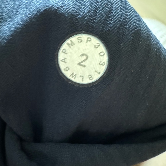 Lululemon woman’s Navy Blue dance studio crops 25” track pants - Picture 7 of 7